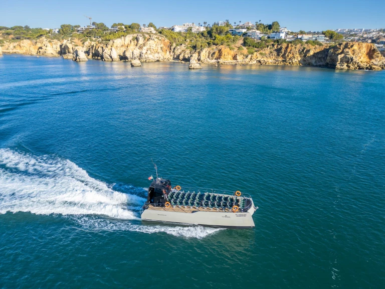 Rent a drassanes Custom Marina de Lagos