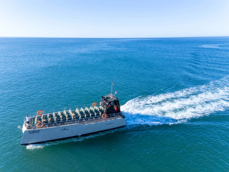 Bareboat Rental Catamaran drassanes with a boat licence