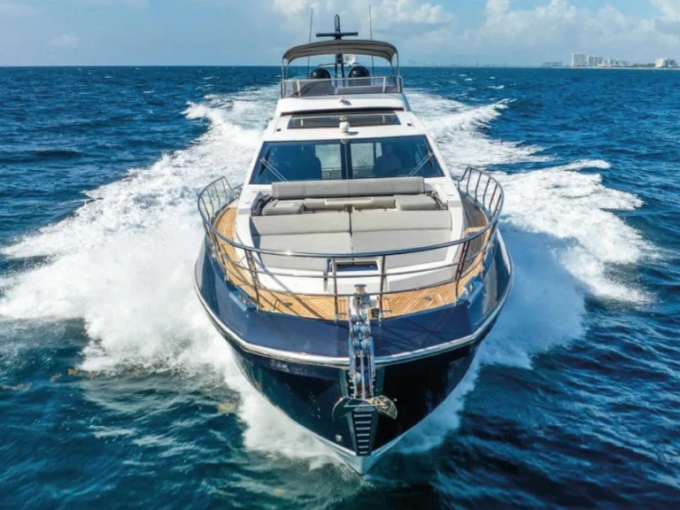 Luxury Yacht rental with or without captain Azimut Panama City Beach