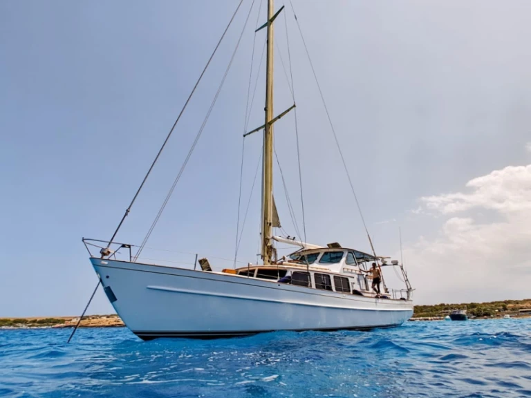Boat rental Sparkman-Stephens Classic in Xemxija on Samboat