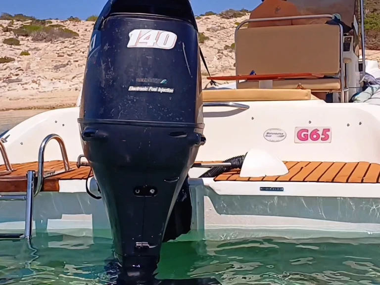 Yacht charter Playa Sa Punta cheap Gommonautica G65
