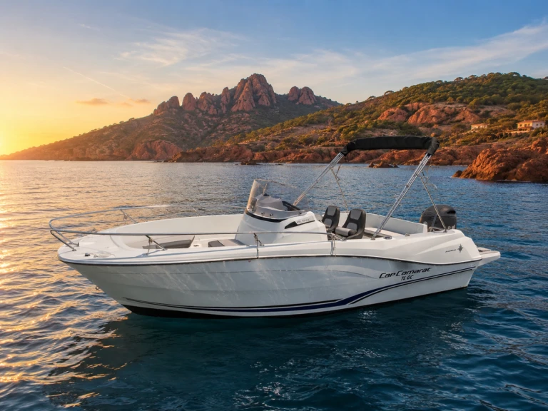 Motorboat for rent Saint-Aygulf at the best price