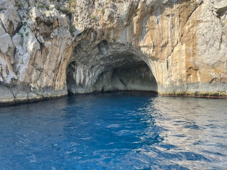 Motorboat for rent Castellammare di Stabia at the best price