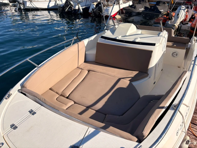 Boat rental Remus 525 in Sant Antoni de Portmany on Samboat