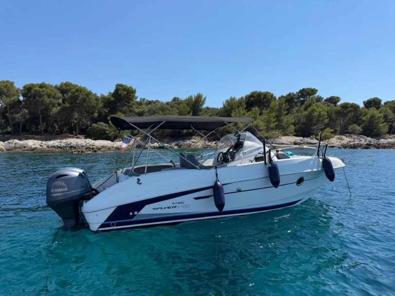 Bénéteau Flyer 750 Sun Deck in Mandelieu-la-Napoule on SamBoat