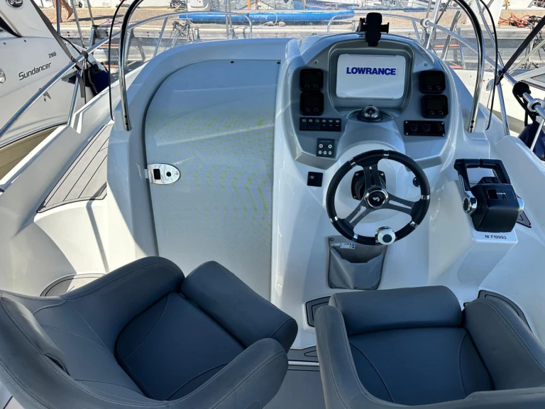 Motorboat rental with or without captain Bénéteau Mandelieu-la-Napoule