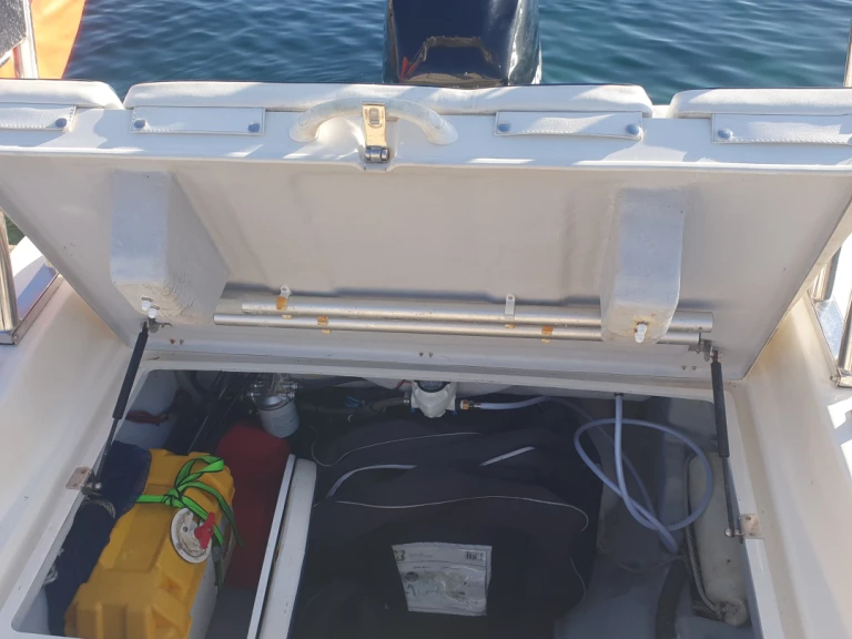 Nuova Jolly King 500 exclusive in Marseille on SamBoat