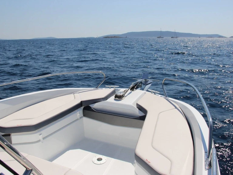 Motorboat rental with or without captain Quicksilver Marseille