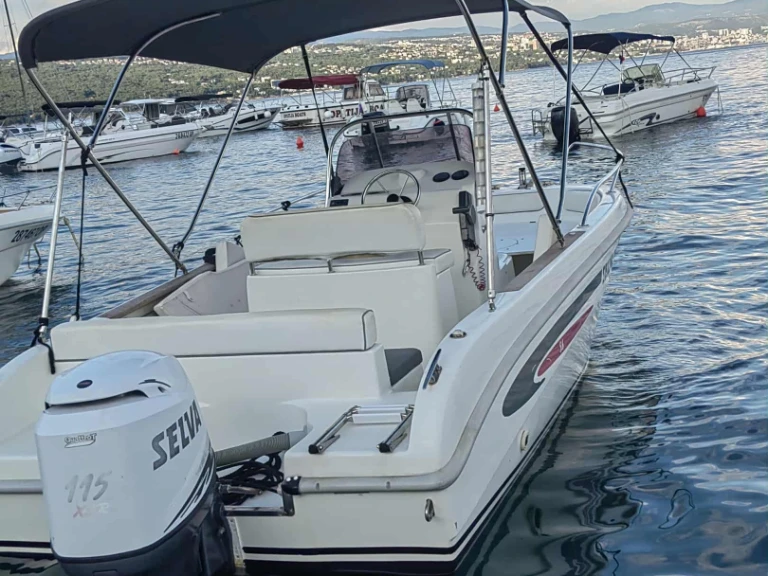 Bareboat Rental Motorboat Selva with a boat licence