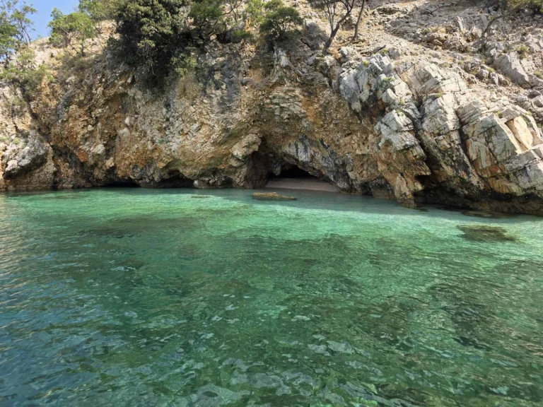 Motorboat for rent Opatija at the best price