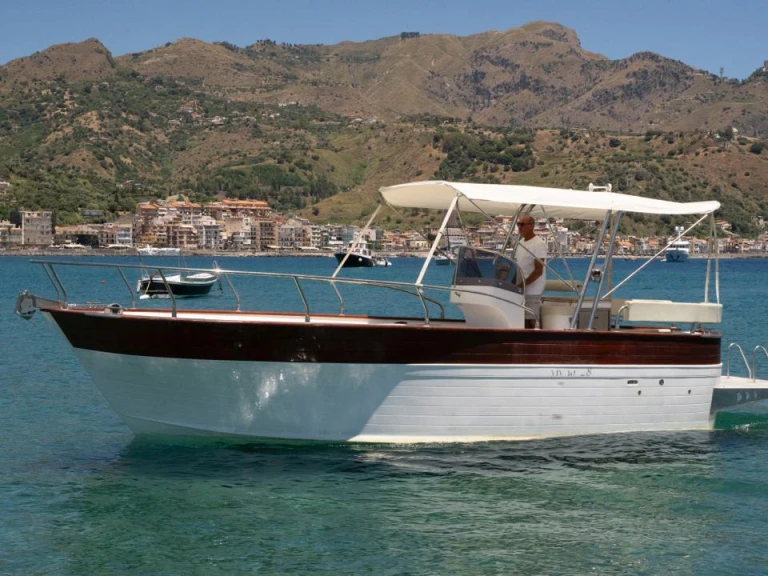 Motorboat rental in Giardini-Naxos - viveur 28 open