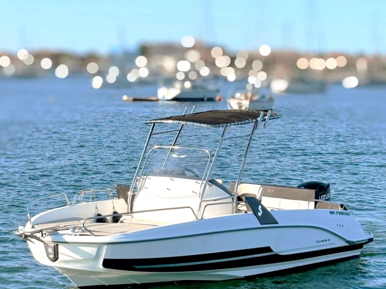 Bénéteau Flyer 6.6 SPACEdeck charter bareboat or captained in  Hendaye