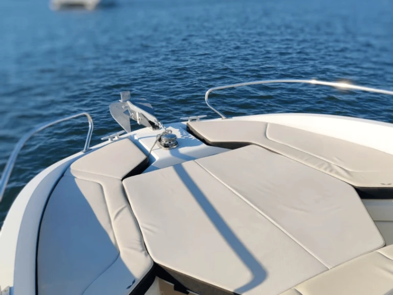 Motorboat for rent Hendaye at the best price