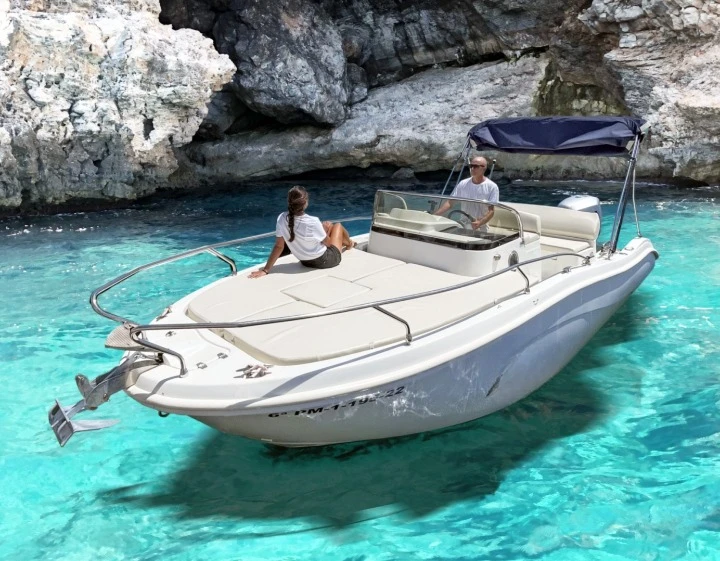 Boat rental Allegra 21 SUN in Cala d'Or on Samboat