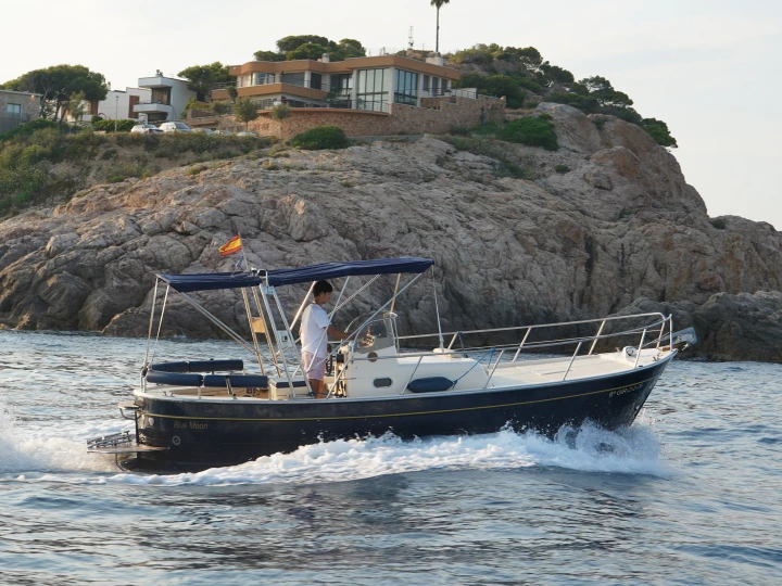 Motorboat rental with or without captain Mimi Sant Feliu de Guíxols