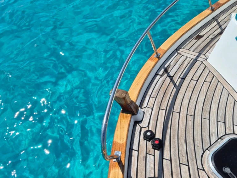 Rent a Capeador 43 Cala Canutells