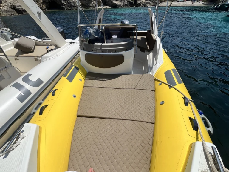 Boat rental Aquamax B23F in Hvar on Samboat