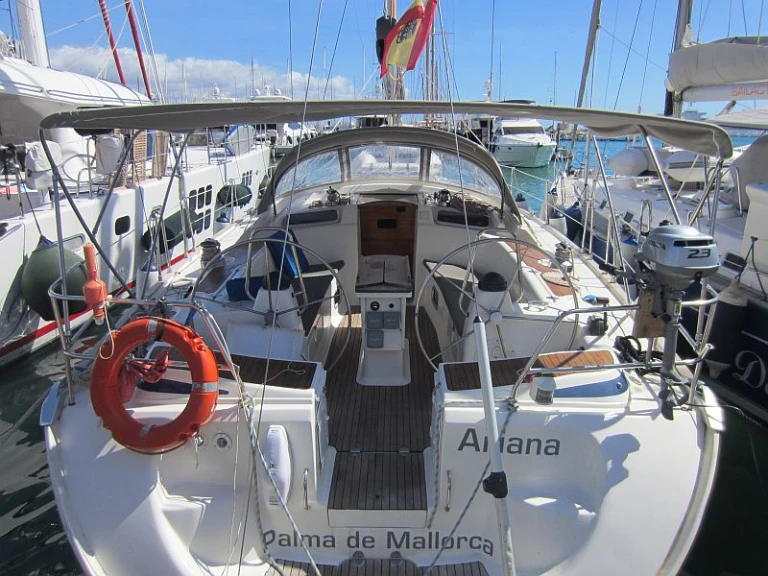 Bareboat Rental Sailboat Bavaria with a boat licence