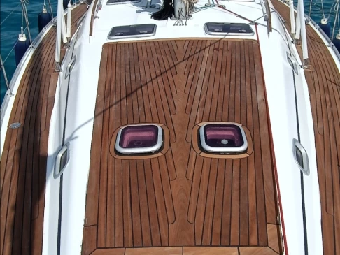 Sailboat for rent Kalamata at the best price