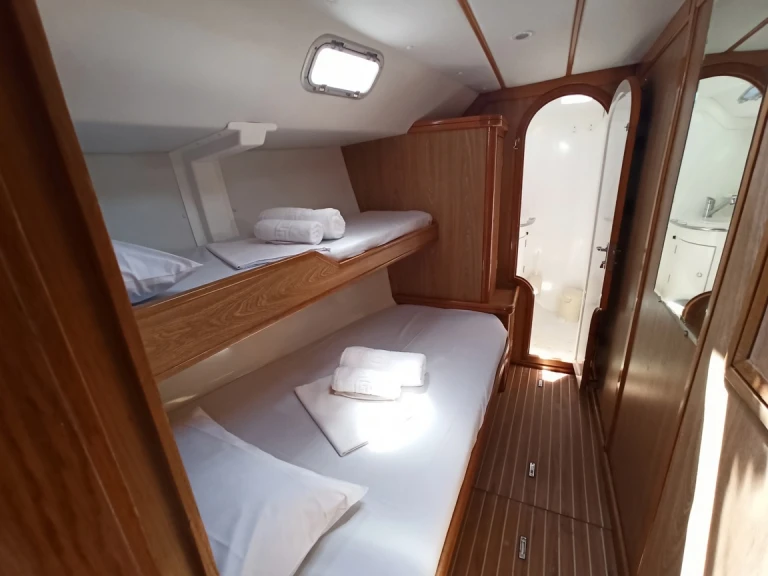Ocean Yachts Ocean Star 51.2 in Kalamata on SamBoat
