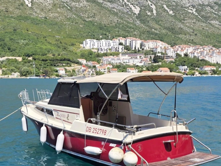 Rent a Bénéteau Antares 660 Dubrovnik