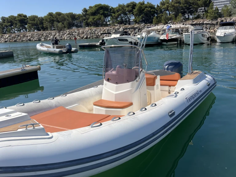 Capelli Tempest 700 in Marseille on SamBoat