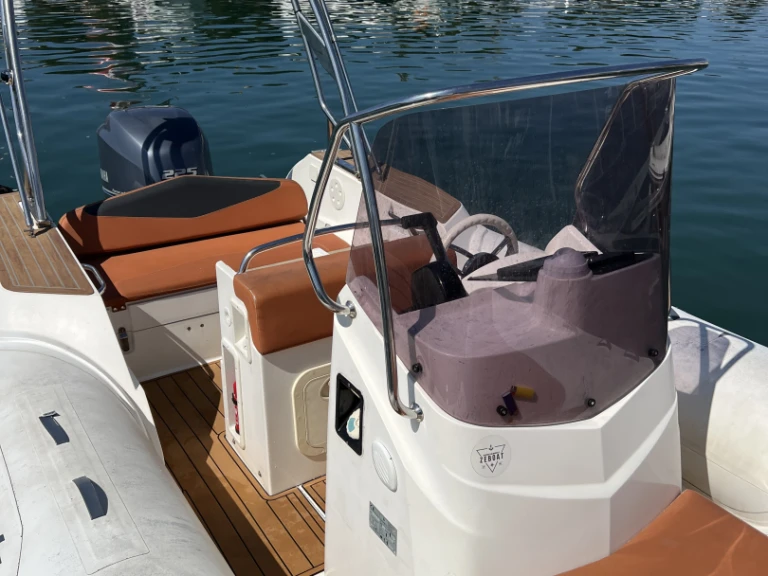 RIB rental in Marseille - Capelli Tempest 700
