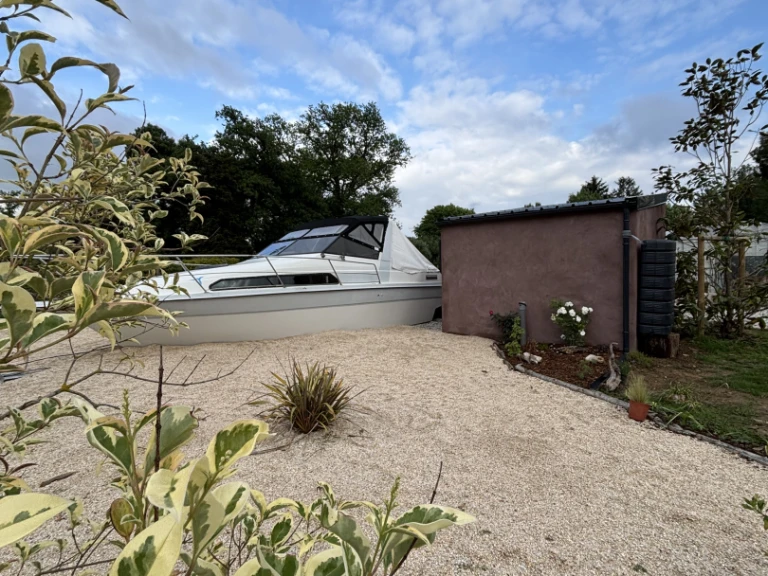 Bareboat Rental Luxury Yacht Daytona with a boat licence