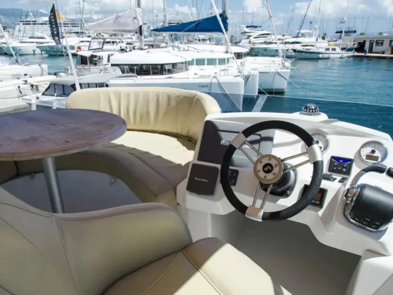 Bénéteau Antares 36 in Novalja on SamBoat