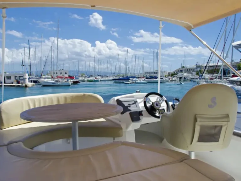 Rent a Bénéteau Antares 36 Novalja