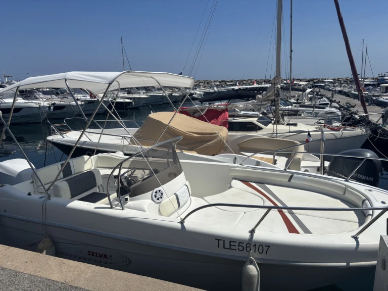 Selva Selva D 6.6 C charter bareboat or captained in  Sainte-Maxime