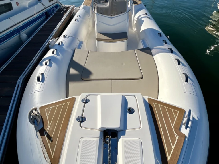 Bareboat Rental RIB Capelli with a boat licence