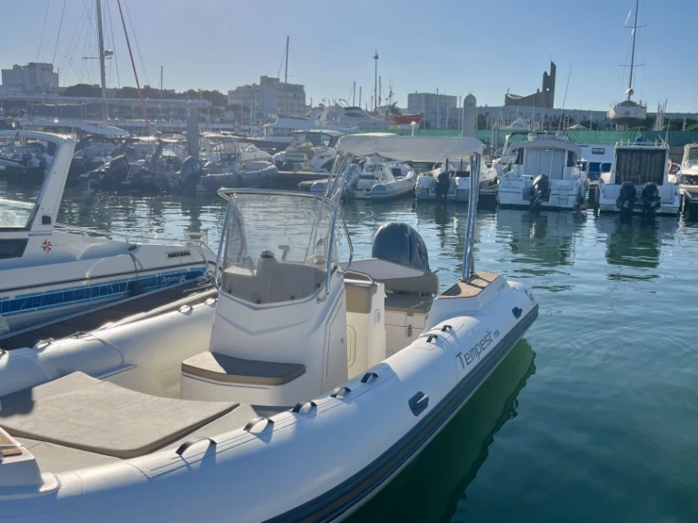Capelli Tempest 700 Sun in Royan on SamBoat