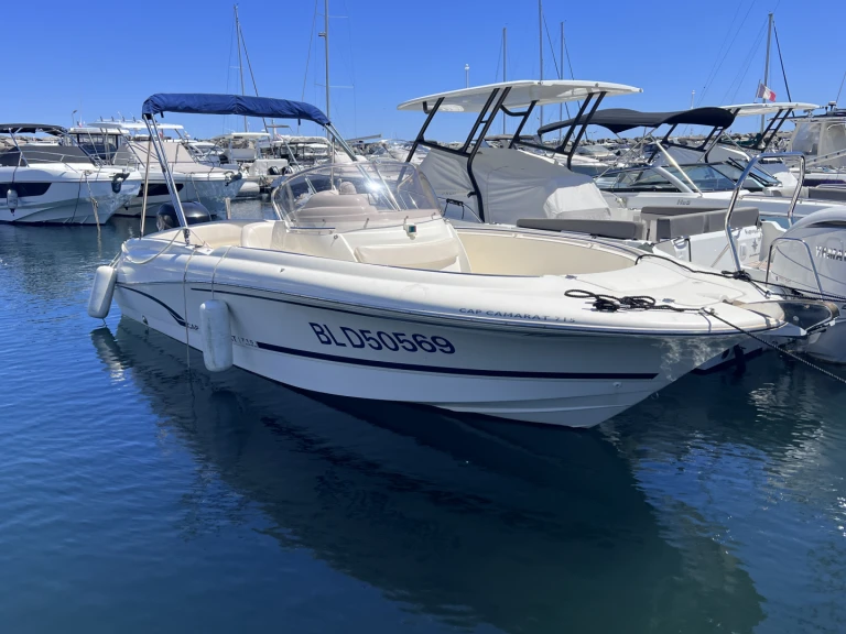 Yacht charter Les Issambres cheap Jeanneau cap camarat 715