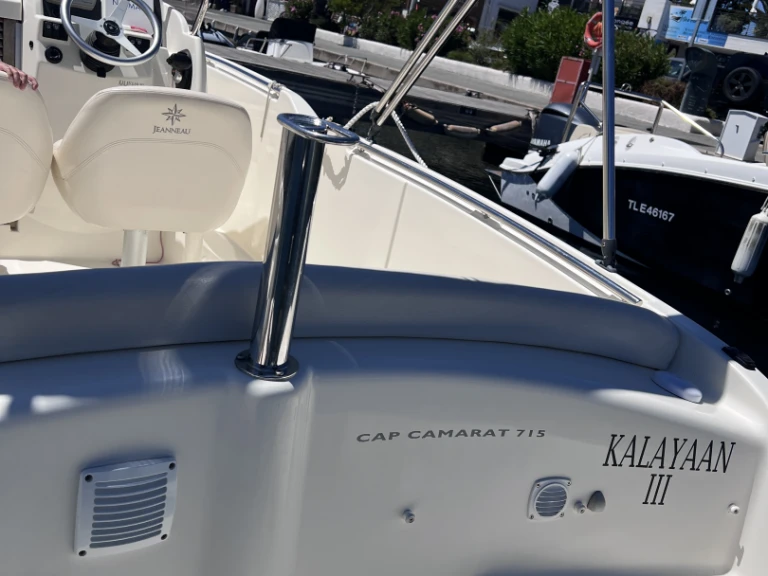 Boat rental Jeanneau Jeanneau cap camarat 715 in Les Issambres on Samboat