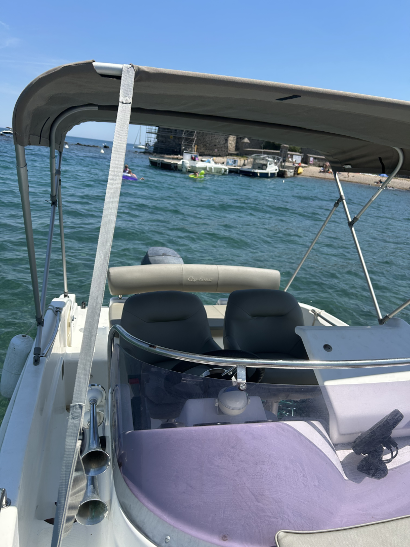 B2 Marine 572 DC in Le Cap d'Agde on SamBoat