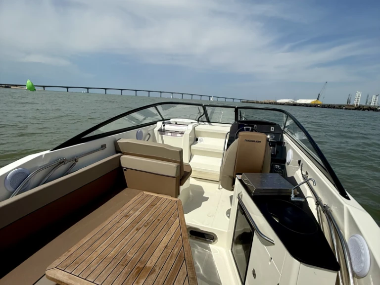 Quicksilver Activ 805 Cruiser in La Rochelle on SamBoat