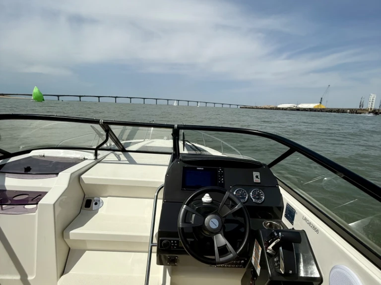 Rent a Quicksilver Activ 805 Cruiser La Rochelle