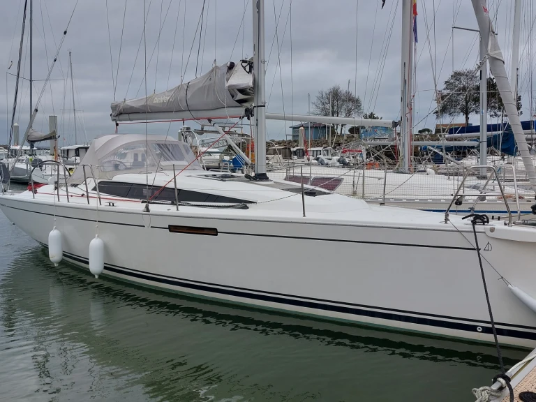 Boat rental Dehler Dehler 34 in Loctudy on Samboat
