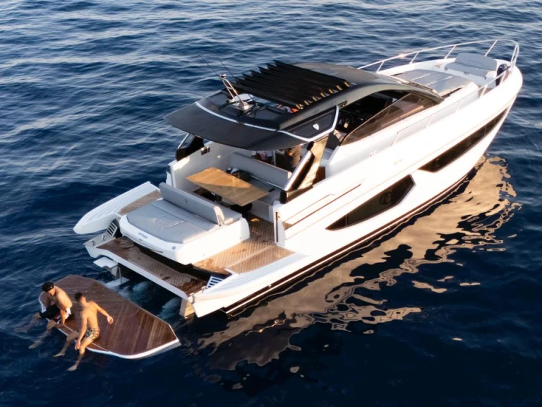FIM REGINA 440 in Giardini-Naxos on SamBoat