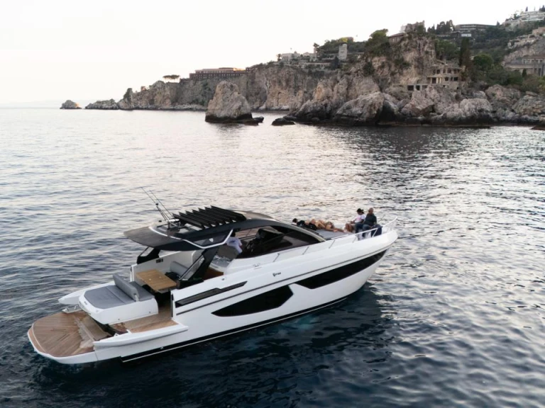 Rent a FIM REGINA 440 Giardini-Naxos