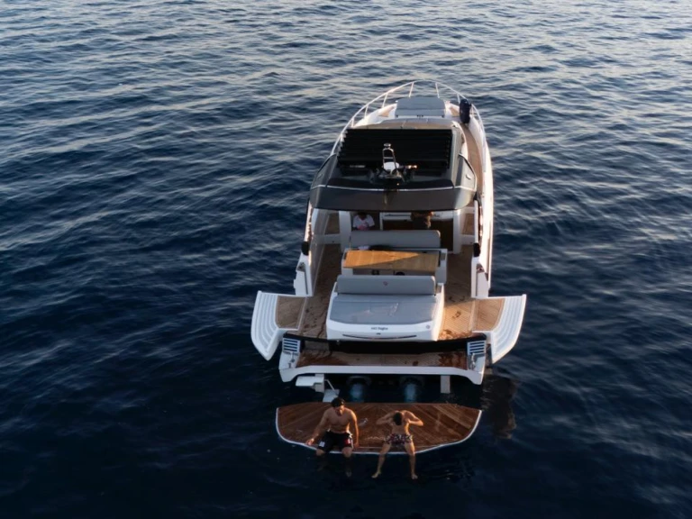 Yacht charter Giardini-Naxos cheap REGINA 440