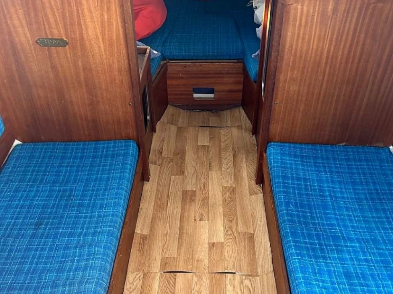 Bareboat Rental Sailboat Albin with a boat licence