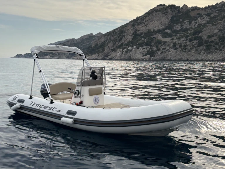 RIB rental in Marseille - Capelli Tempest 430