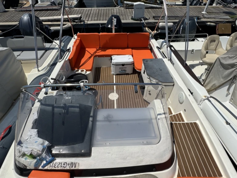 Quicksilver Activ 755 Sundeck charter bareboat or captained in  Marseille