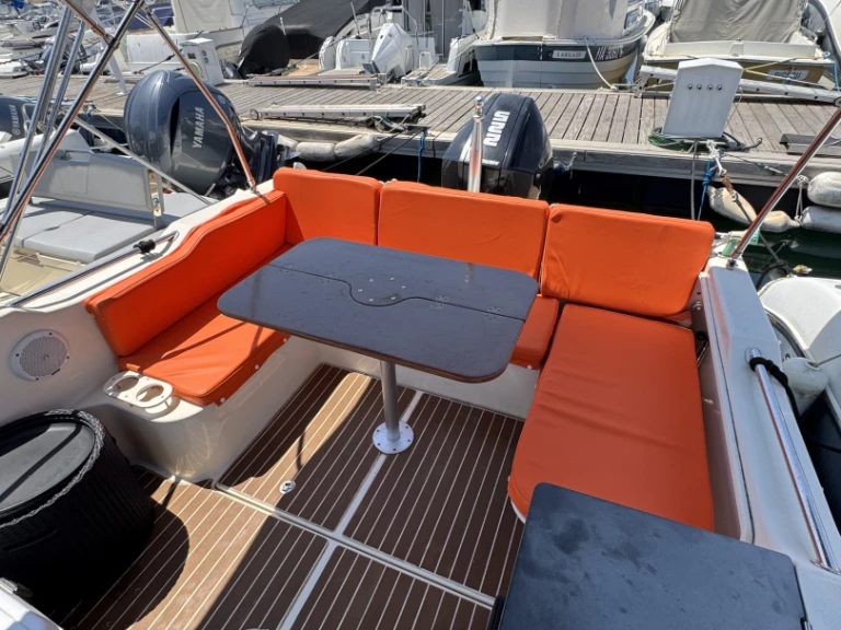 Quicksilver Activ 755 Sundeck in Marseille on SamBoat