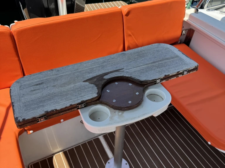 Rent a Quicksilver Activ 755 Sundeck Marseille