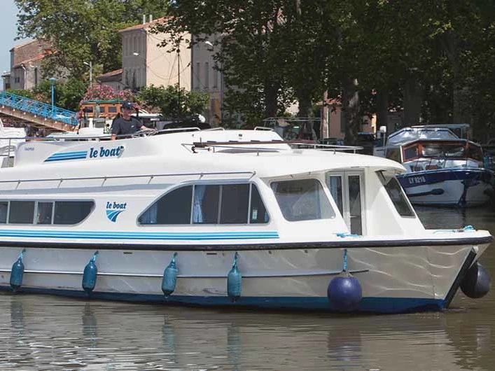 Rent a Le Boat Calypso Homps