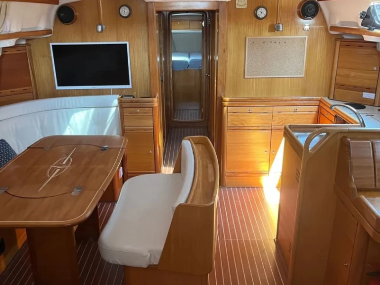 Bareboat Rental Sailboat Bavaria with a boat licence