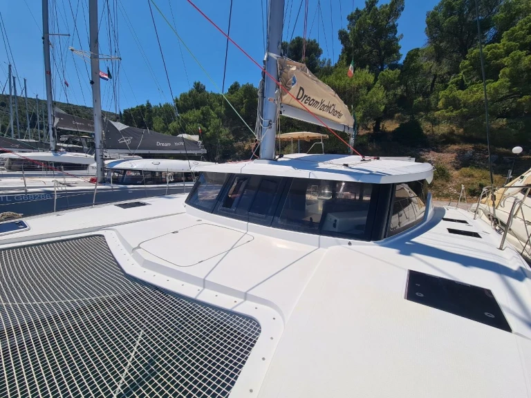Fountaine Pajot Lucia 40 in Zaton on SamBoat